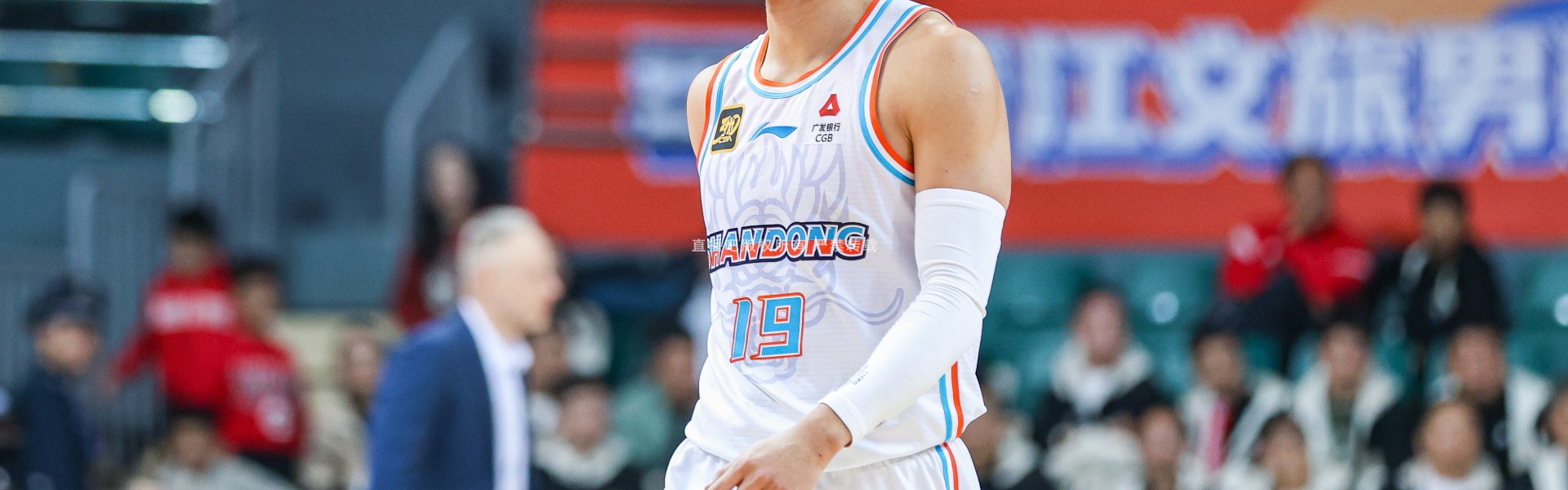 kaiyun-媒体人：山东VS北京最后90秒激烈紧张但不精彩 本土球员菜鸡互啄