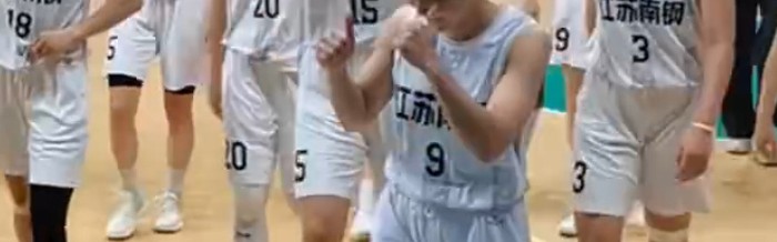 两战净胜135分！两米高塔稳定发挥又冒尖 26岁夺AMVP也难入女篮一队